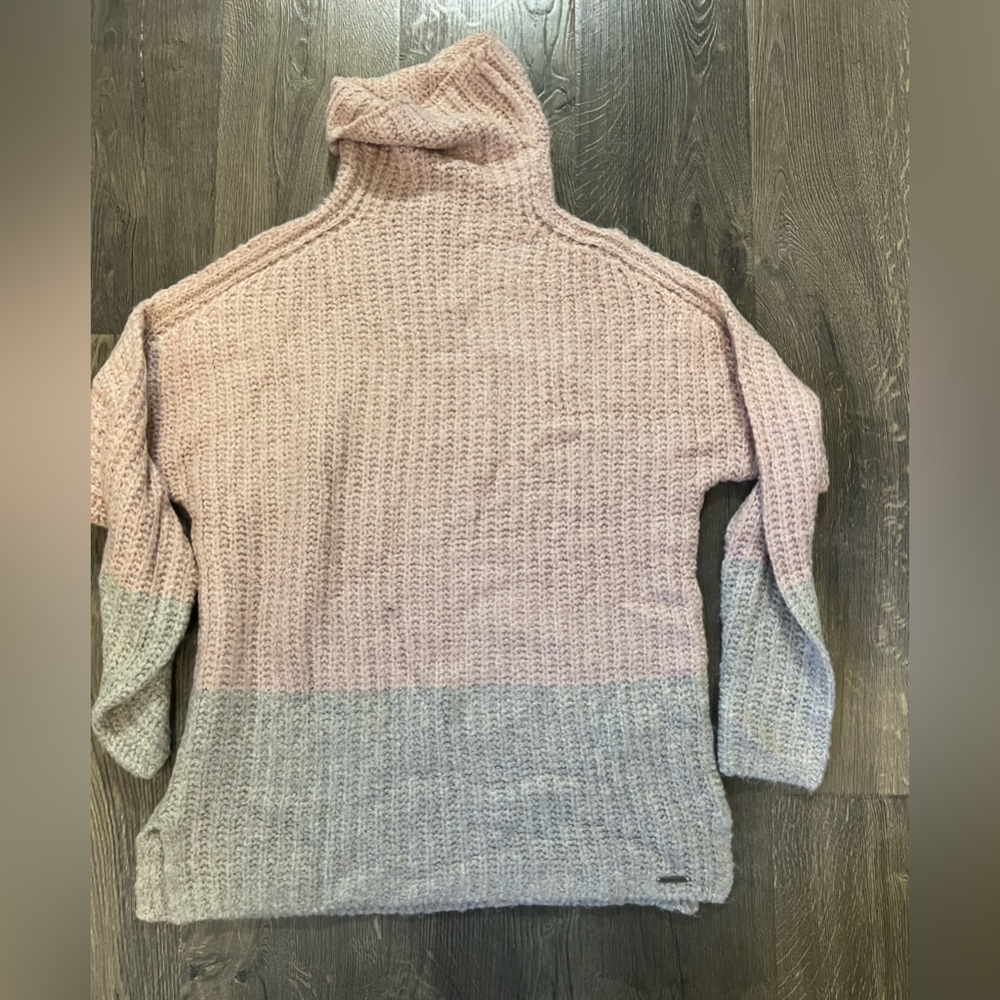 Abercrombie and Fitch sweater Women’s Size Large